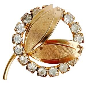 VTG Mid Century Brooch Leaf Wreath Clear Rhinestone 1950s Gold Tone Pin